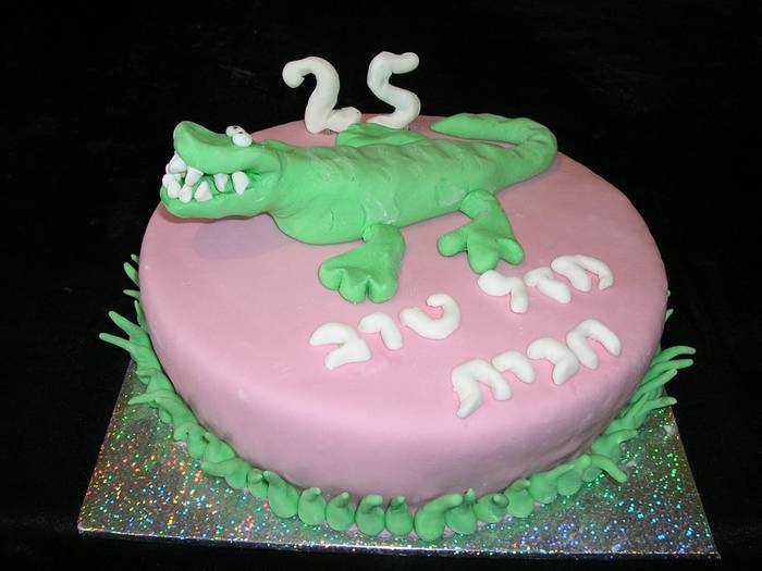 עוגת יום הולדת תנין
